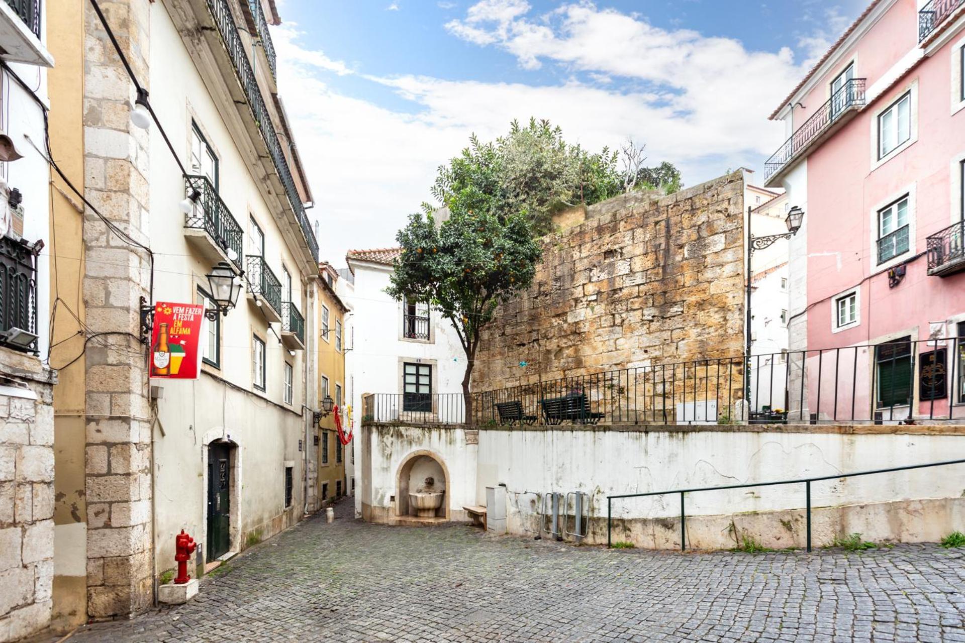 Casa Aurora - Bairro Tipico A Minutos Do Terreiro Vakantiehuis Lissabon